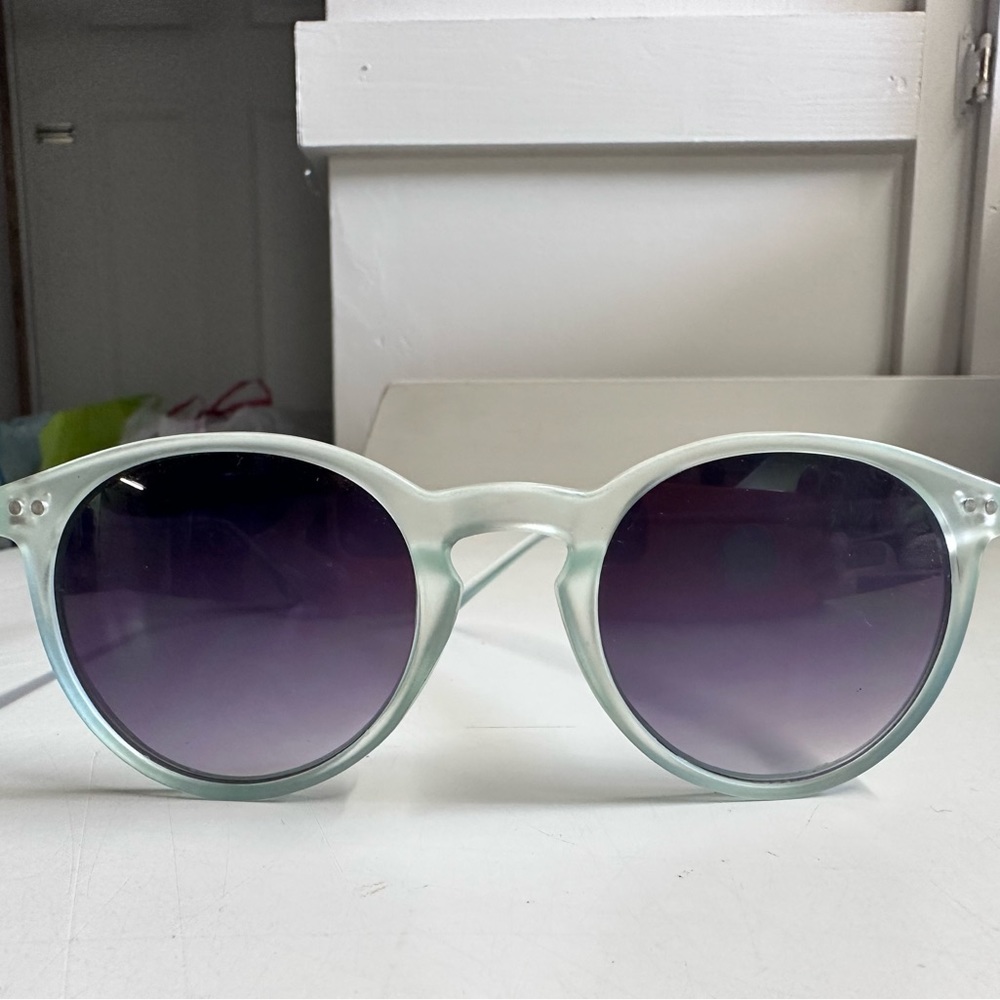 Urban outfitters light blue sunglasses